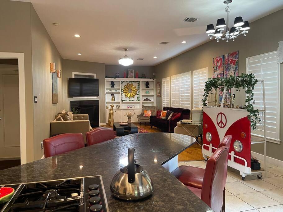 Wanderlust Villa Near Galleria Mall Houston Buitenkant foto